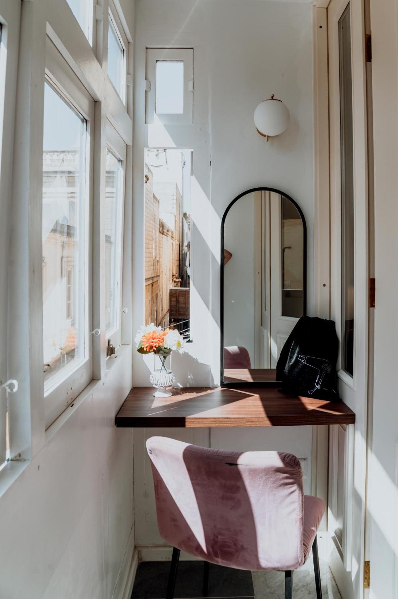 King Charles Hotel Valletta Exterior photo
